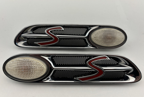 2002-2006 Mini Cooper S R53 R52 Fender Vent Trims / Side Marker lights / Pair /   R1033