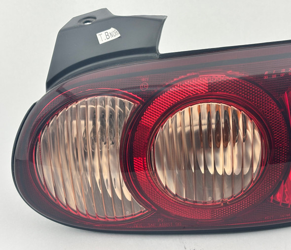 1999-2000 Mazda Miata Passenger Tail Light  /   NB281