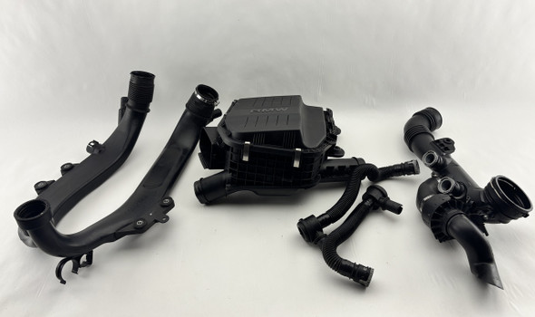 2008-2010 BMW 135i N54 OEM Air Intake Air Box w/ Intake Pipes /   B1014