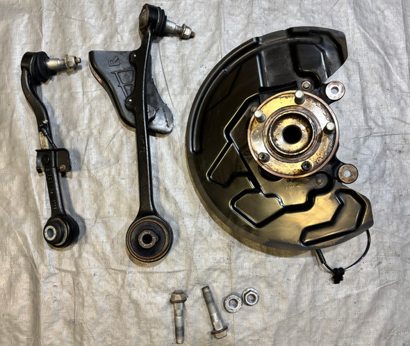 2015-2020 Ford Mustang GT S550 Performance Pack Passenger Front Knee Spindle Hub w/ Control Arms / 92K FM018