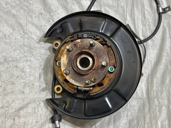 2010-2016 Hyundai Genesis Coupe Driver Side Rear Knee Spindle w/ Hub & Control Arms / 104K HG035