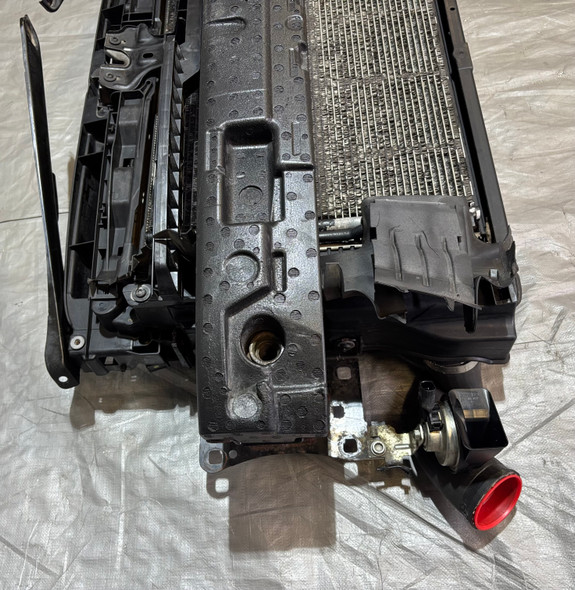 2015-2019 Volkswagen MK7 Golf R Front Core Support Radiator Assembly  / 75K M7R14