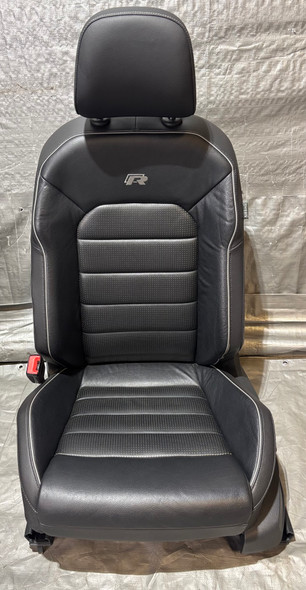 2018-2019 Volkswagen MK7 Golf R Vienna Black Leather Front Seats / Pair *DAMAGE* /   M7R14
