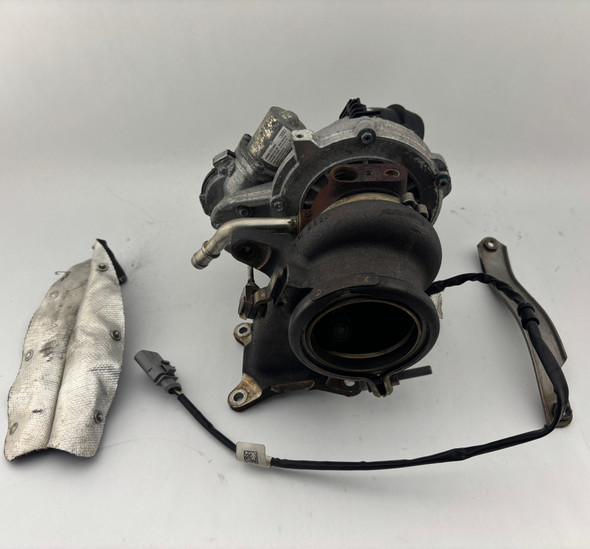 2018-2019 Volkswagen MK7.5 Golf R IS38 Turbocharger Assembly w/ Manifold / 75K M7R14