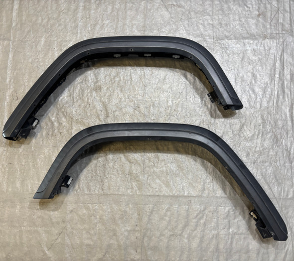 2018-2024 Jeep Wrangler JL Unlimited 4DR Rubicon Rear Fender Arches / Pair / Black /   JL015
