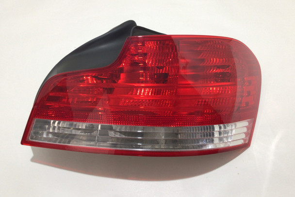 2008-2011 BMW 128i 135i Passenger Side Tail Light / OEM / Halogen / B1007