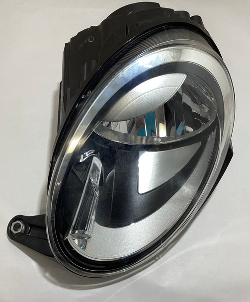2012-2019 Volkswagen Beetle Driver Side Halogen Headlight /   VB008