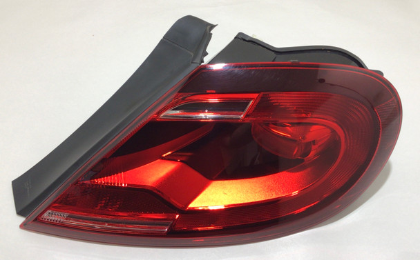 2017-2019 Volkswagen Beetle Passenger Side Tail Light / Taillight /  VB008