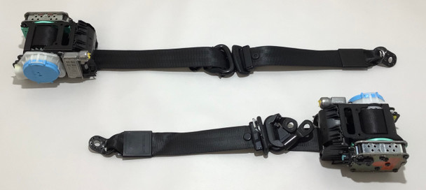 2008-2015 Audi TT 8J Coupe OEM Front Seat Belts / Pair /   T2009