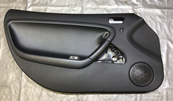 2007-2010 Saturn Sky Driver Side Interior Door Panel / Black Leather /   PS057