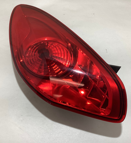 2006-2009 Pontiac Solstice Convertible Driver Tail Light  /   PS055