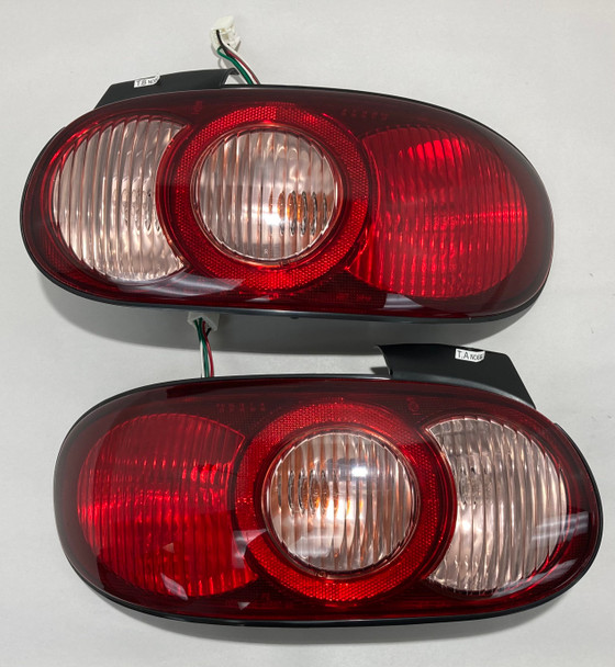 2001-2005 Mazda Miata Tail Lights / Pair / Fits 99-00  /   NB200