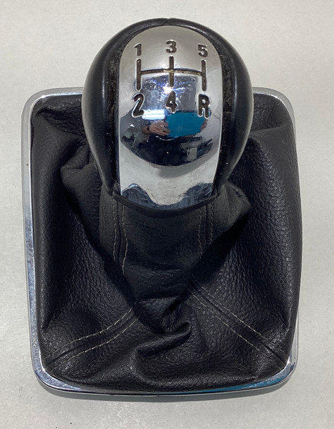 2007-2010 Saturn Sky 5 Speed Manual Shift Knob w/ Boot /   PS064