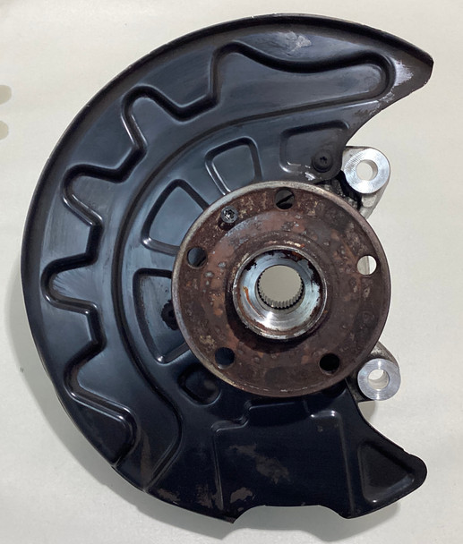 2015-2020 Volkswagen MK7 GTI Passenger Front Spindle Knuckle / Hub / 57K M7009