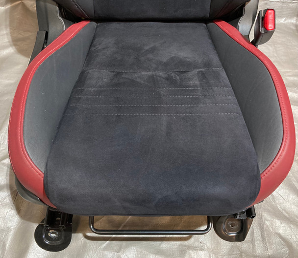 2019-2020 Subaru WRX STI OEM Front Seats / Black Alcantara w/ Red Leather Trim / Pair /   SS015 2019-2020 Subaru WRX STI OEM Front Seats / Black Alcantara w/ Red Leather Trim / Pair /   SS015