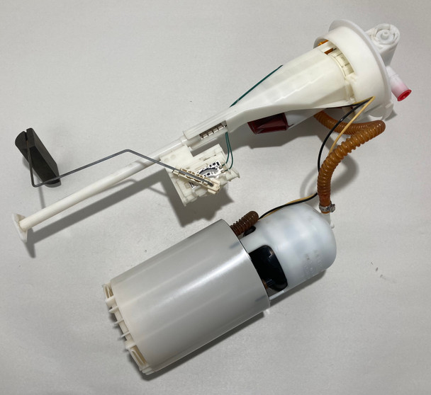 2005-2008 Porsche 997 911 Carrera RWD OEM Fuel Pump Sending Unit / 85K P7006