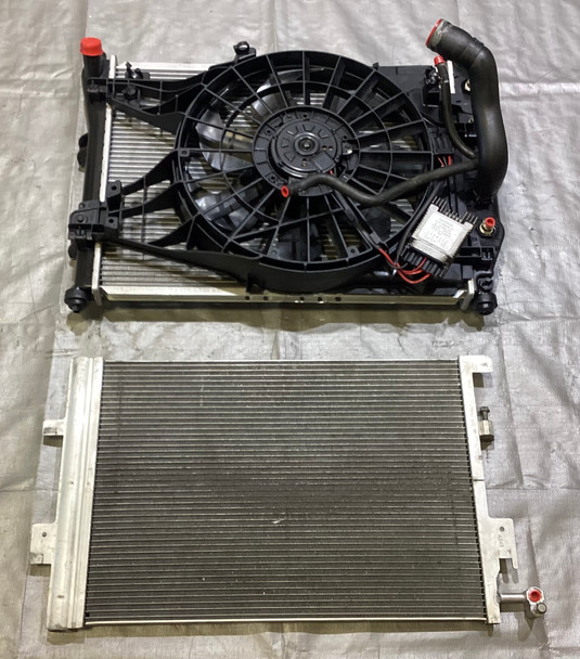 2005-2013 Chevrolet Corvette C6 Base / Grand Sport 6.2l Radiator w/ Cooling Fan Assembly / 118K C6018