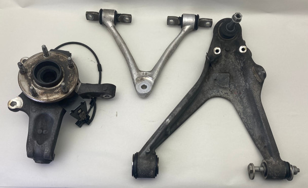 2005-2013 Chevrolet Corvette C6 Driver Front Spindle Hub w/ Control Arms / 118K C6018