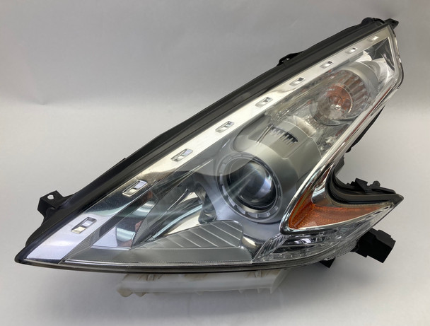2009-2017 Nissan 370Z Driver Side Xenon HID Headlight / *Broken Tab* /   7Z022
