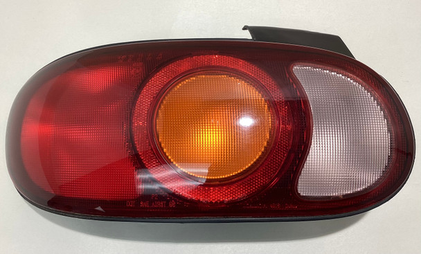 1999-2000 Mazda Miata Driver Tail Light  /   NB251