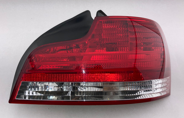 2008-2011 BMW 128i 135i Passenger Side Tail Light / OEM / Halogen /   B1012