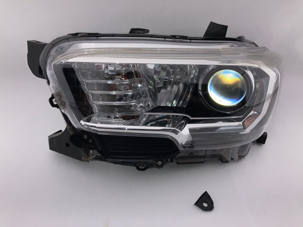 2016-2019 Toyota Tacoma SR5 OEM Driver Side Headlight / Halogen /   TC004
