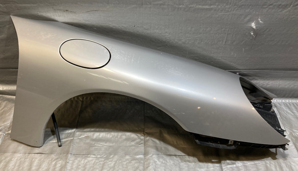 1997-2004 Porsche 986 Boxster / 99-01 996 911 Passenger Fender / Arctic Silver  BX067