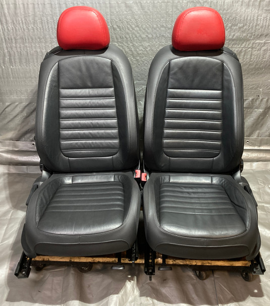 2013-2015 Volkswagen Beetle Convertible Front Seats / Titan Black Leatherette / Pair /   VB012