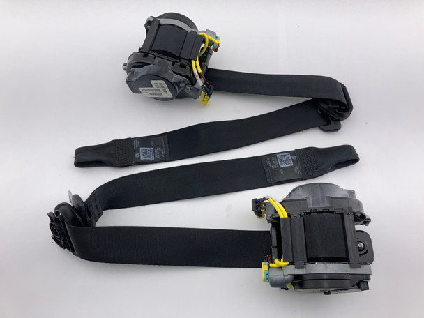 2013-2019 Volkswagen Beetle Convertible Front Seat Belts / Pair /   VB012