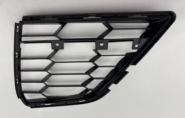 2020-2024 Chevrolet C8 Corvette Stingray Passenger Side Front Bumper Grille w/ Trim / Carbon Flash /   C8001