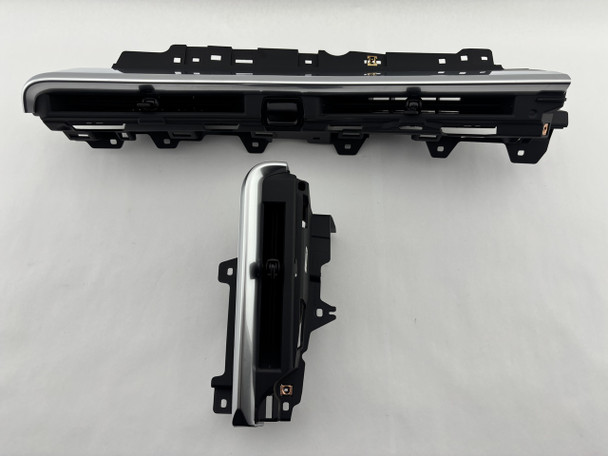 2020-2023 Chevrolet C8 Corvette Stingray OEM Dashboard AC Vents / Pair /   C8001