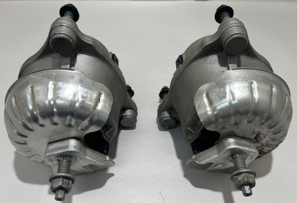 2020-2025 Chevrolet C8 Corvette Stingray 6.2l OEM Rear Transmission Mounts / Pair / 15K C8001