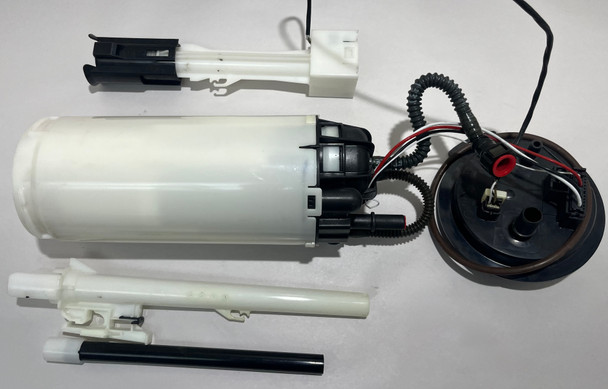 2020-2024 Chevrolet C8 Corvette Stingray 6.2l OEM Fuel Pump Sending Unit / 84745180 / 51K C8002