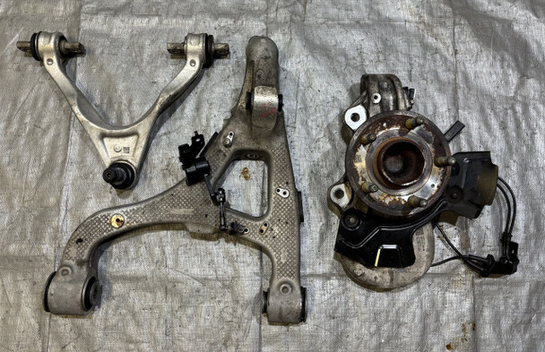 2020-2024 Chevrolet C8 Corvette Stingray Passenger Side Front Knee / Hub w/ Control Arms / 51K C8002