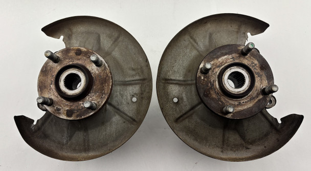 1990-1993 Mazda Miata 1.6l OEM Rear Knuckles / Hubs / Driver & Passenger / 148K NA112