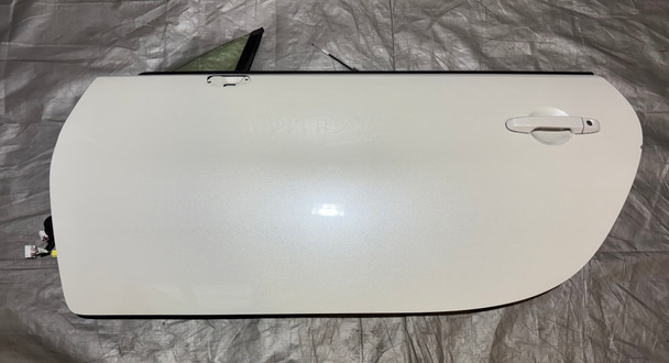 2022-2023 Toyota GR86 / Subaru BRZ Driver Side Door Assembly / Crystal White Pearl  FB209