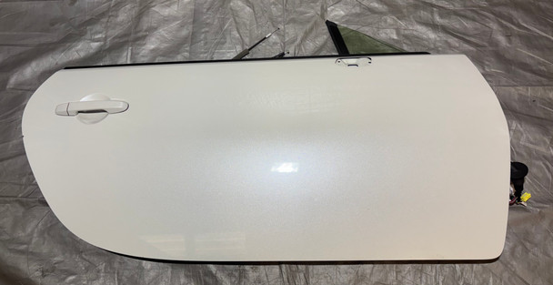 2022-2023 Toyota GR86 / Subaru BRZ Passenger Side Door Assembly / Crystal White Pearl  FB209
