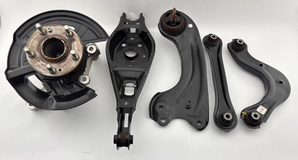 2020-2021 Honda Civic Type R FK8 Passenger Rear Knee Spindle Hub w/ Control Arms / 39K TR107