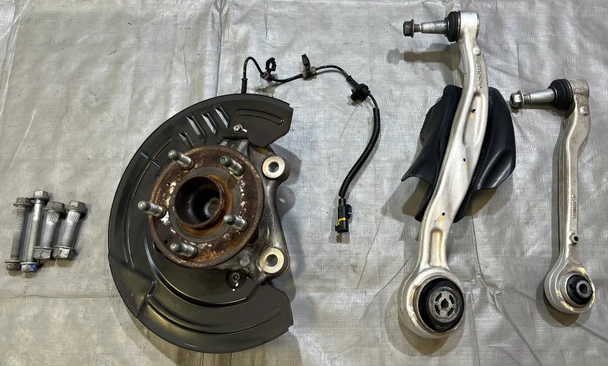 
2016-2024 Chevrolet Camaro SS Driver Front Knuckle Hub w/ Control Arms / 93K CM003
