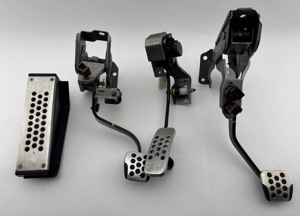 2006-2009 Nissan 350z Manual Pedal Assembly /   5z030