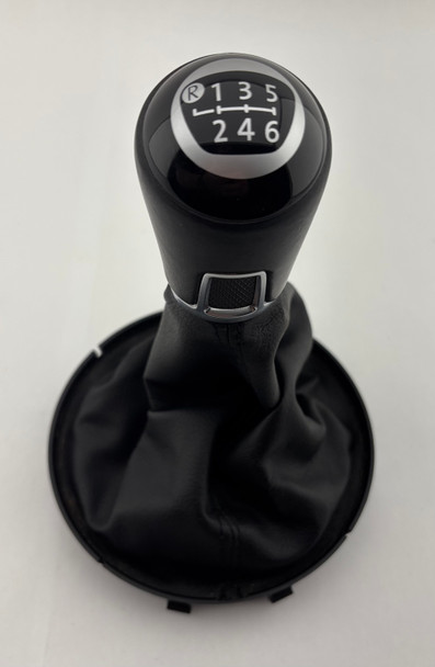 2012-2017 Volkswagen Beetle Turbo Manual Shift Knob w/ Boot /   VB013