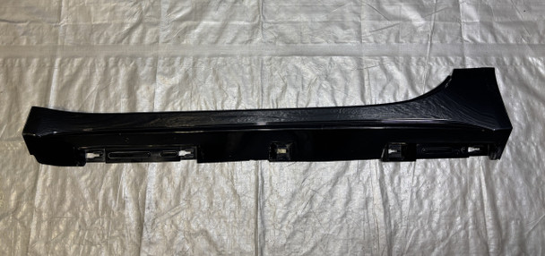 2017-2020 Fiat 124 Spider Abarth Driver Side Skirt Rocker Panel / Forte Black Metallic  FD031