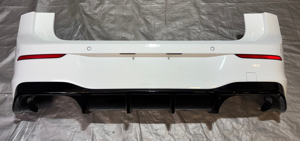 2022-2024 Volkswagen MK8 Golf R OEM Rear Bumper Cover w/ Diffuser / PDC *Cosmetic Damage* /    M8R01