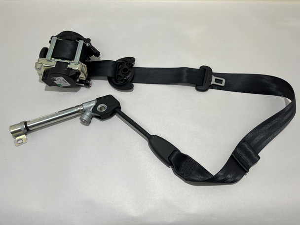 2022-2025 Volkswagen MK8 Golf R GTI Passenger Front Seat Belt SRS /   M8R01