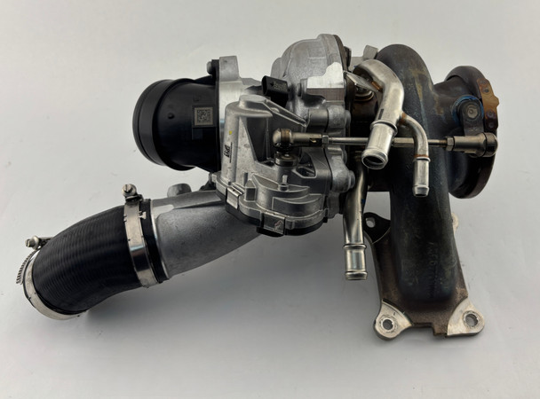 2022-2025 Volkswagen MK8 Golf R OEM Turbocharger w/ Manifold / 19K M8R01