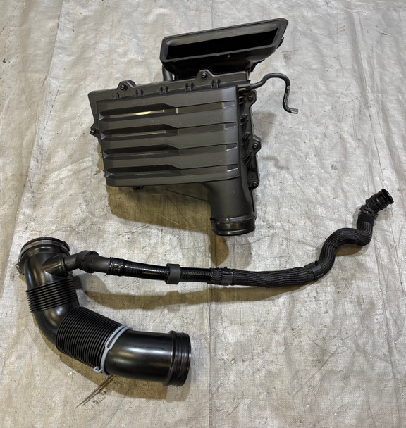 2022-2025 Volkswagen MK8 Golf R OEM Air Intake Air Box / 19K M8R01