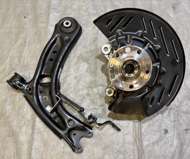 2022-2025 Volkswagen MK8 Golf R Driver Side Front Knee Spindle Hub w/ Control Arm / 19K M8R01