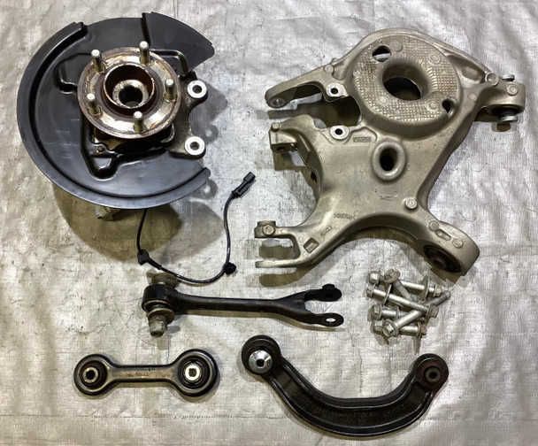 2015-2020 Ford Mustang GT 5.0 S550 Passenger Rear Knee Spindle Hub w/ Control Arms / 48K FM014
