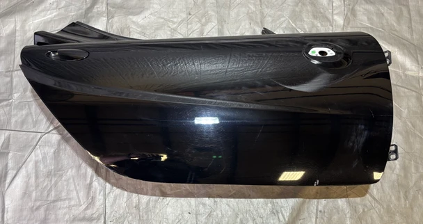 2015-2020 Alfa Romeo 4C Passenger Side Door Assembly *Minor Damage* /    AR401