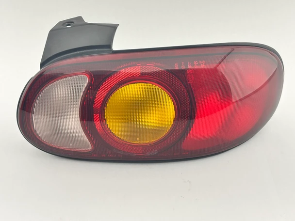 1999-2000 Mazda Miata Passenger Tail Light  /   NB280